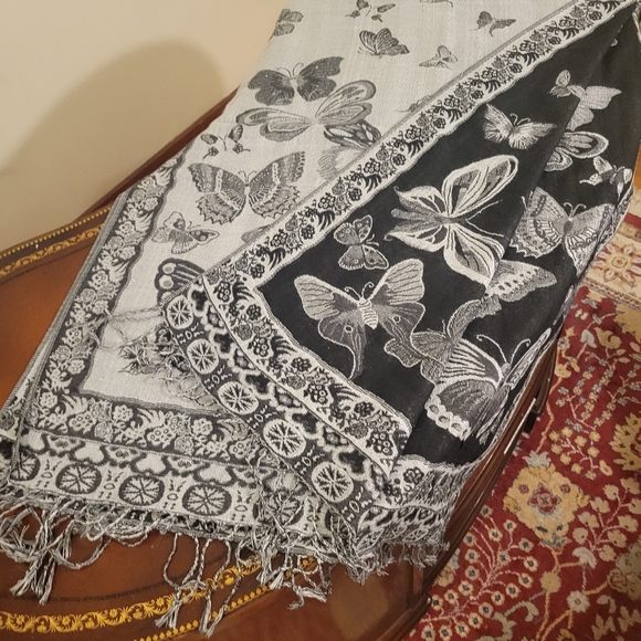 Made in Mexico Reversible Wrap - Picture 10 of 11